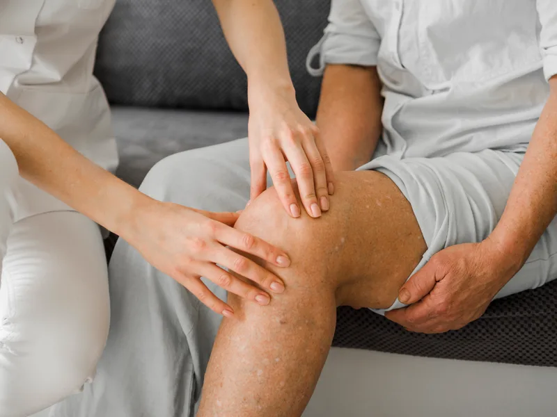 Chiropractic care for knee pain at ABC Chiropractic in Hudsonville